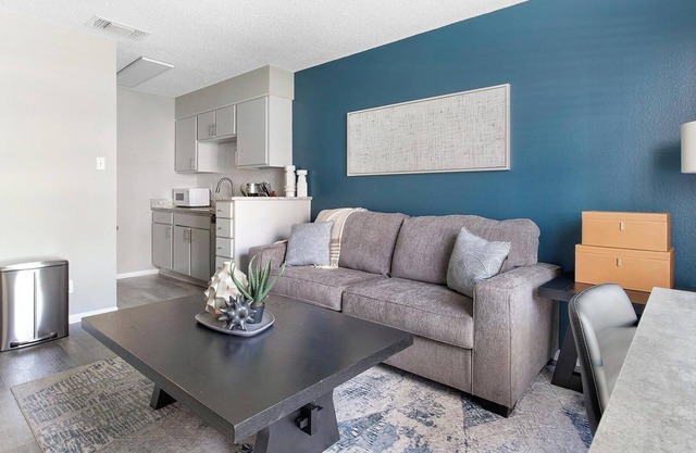 Landing | Beautiful 1BD, Gym, Clubhouse