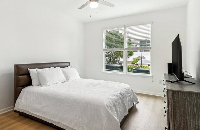 Landing | Beautiful 1BD, Gym, Yoga Studio