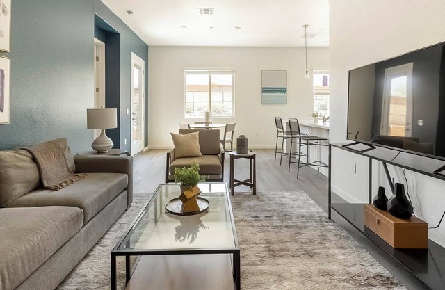 Landing | Beautiful 2BD, Pool