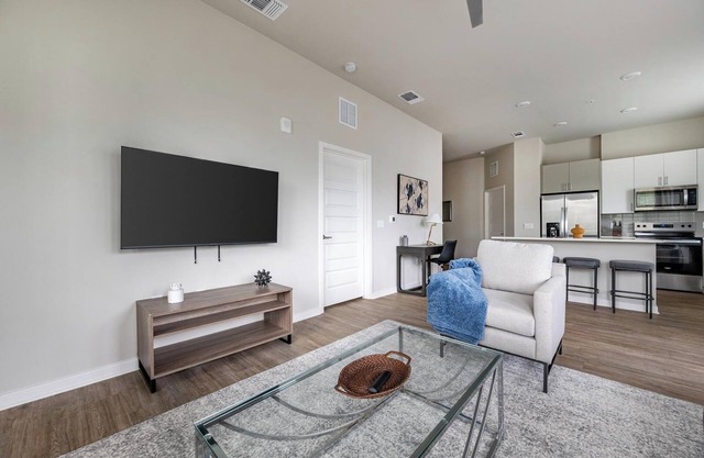 Landing | Beautiful 2BD, Gym, Pool