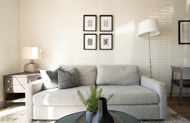 Landing | Chic Studio, Gym, Pool