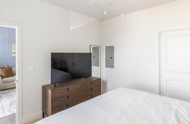 Landing | Incredible 1BD, Clubhouse, Gym