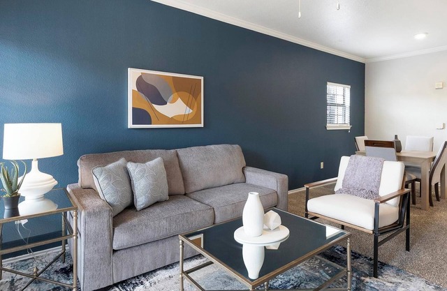 Landing | Modern 1BD, Gym