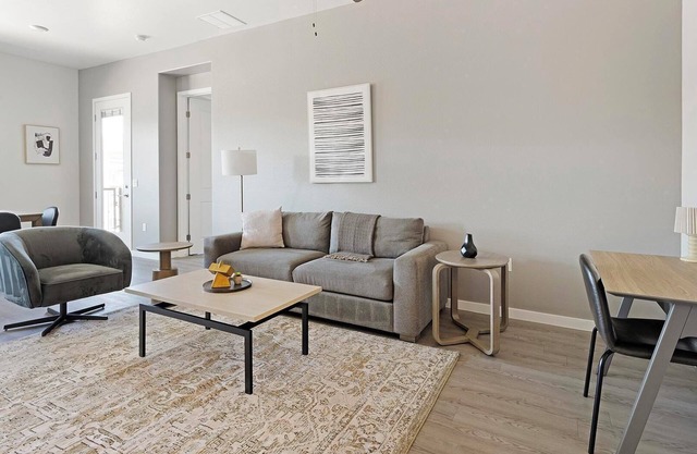 Landing | Modern 2BD, Pool