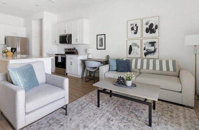 Landing | Modern 2BD, Pool