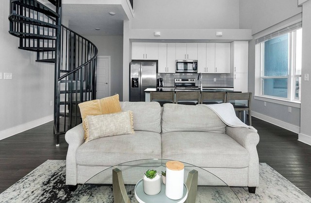Landing | Modern 2BD, Pool, Gym