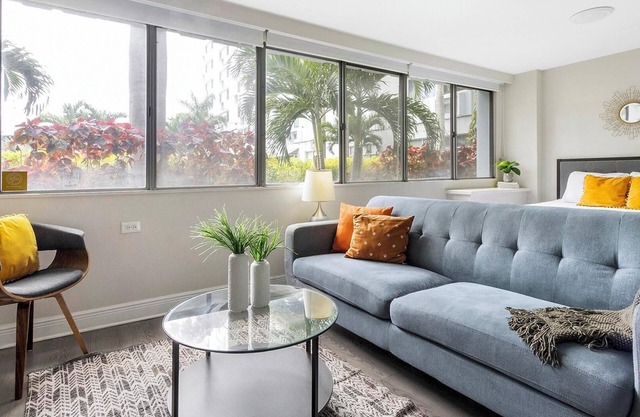 Landing | Spectacular Studio, Gym, Pool