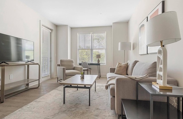 Landing | Spectacular 1BD, Pool, Clubhouse