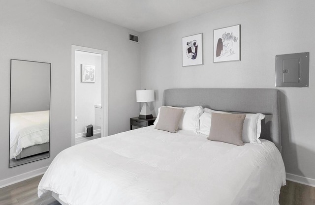 Landing | Stunning 1BD, Gym, Pool