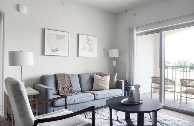 Landing | Stunning 2BD, Clubhouse, Pool