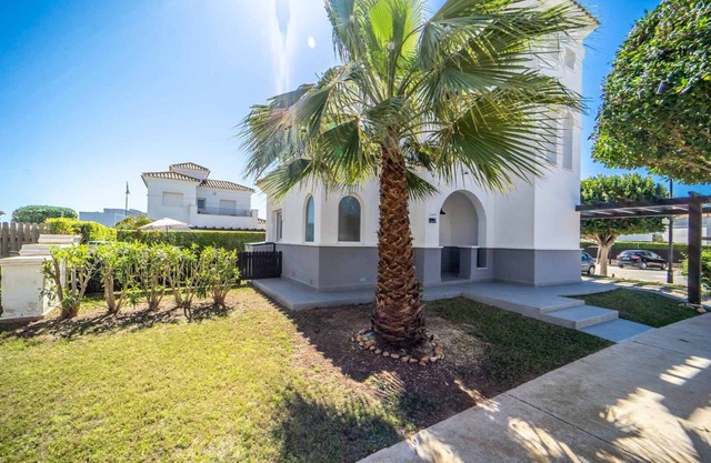 Large 3 bed/3 bath villa on corner plot with private heated pool