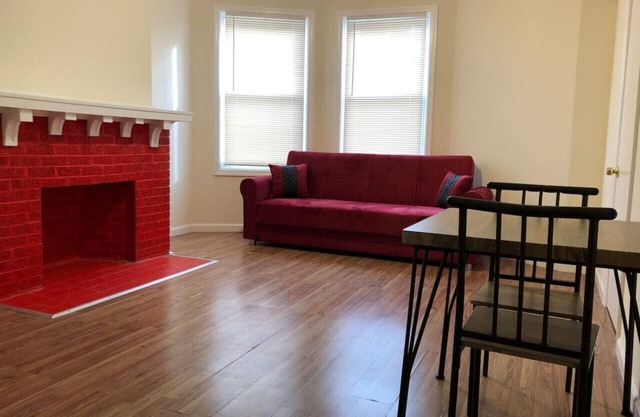 Large and private 3 bedroom and 1 bathroom apartment near Newark International Airport EWR and New York City