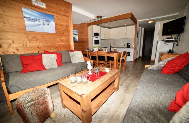 LARGE APARTMENT TIGNES VAL CLARET
