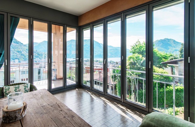 Large apartment with lake view terrace (Miravalle Lakeview)