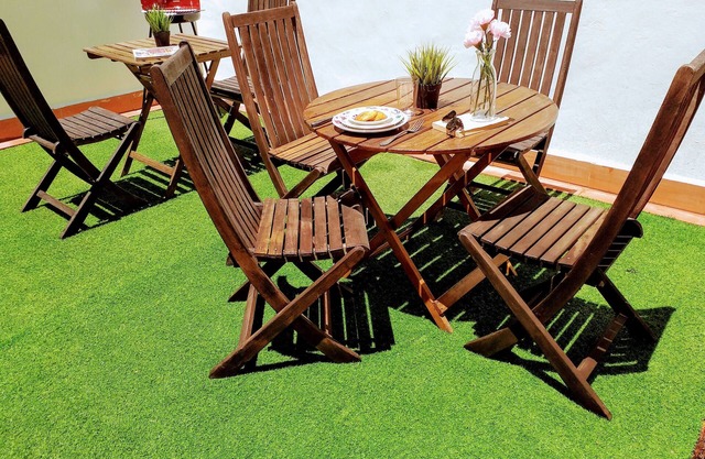 * Large apartment with garden terrace, barbecue and gym in the Alicante Center