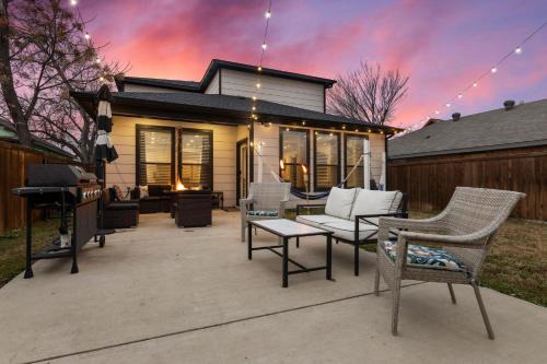 Large BackYard & Patio, Family Friendly, Near Downtown Dallas