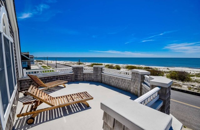 LARGE BEACH FRONT HOME WITH POOL