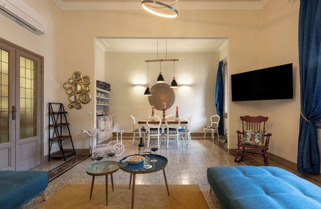 Large bright apartment, panoramic terrace, near the cathedral