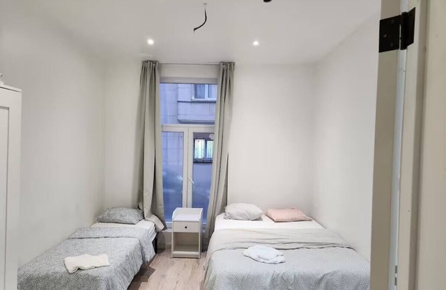 LARGE, GROUP-FRIENDLY SET OF APARTMENTS LOCATED CENTRALLY IN BRUSSELS