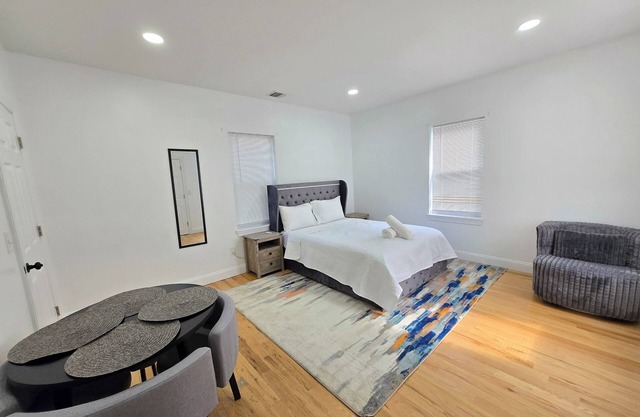 Large Group-Friends Family Business-5bedroom 3bath Bound Brook NJ/NYC
