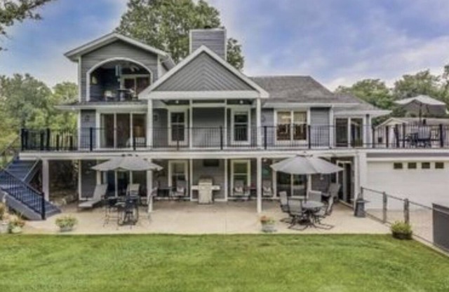 Large home on the creek sleeps up to 16 people 2 master suites!