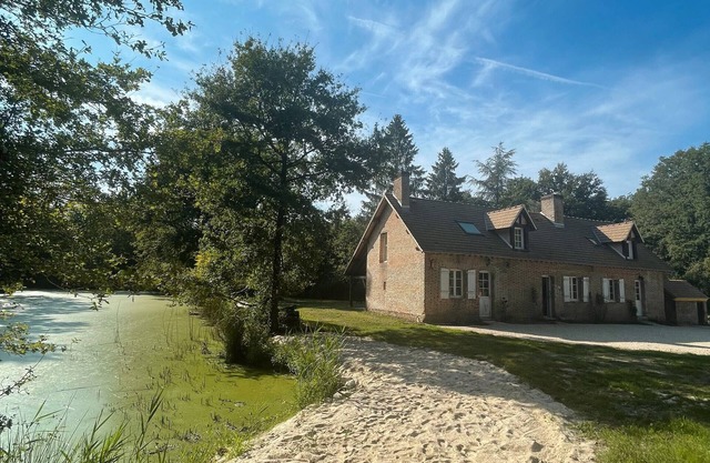 Large House in the Heart of the Forest – 7 Suites/Large Dormitory