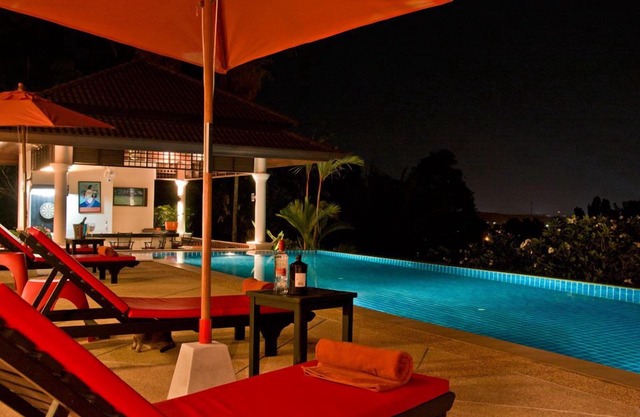 Large Luxury 6 Bed Pool Villa sleeps 13 with daily maid service nr Layan Beach