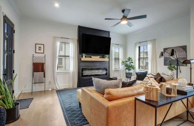 Large Nashville Estate – Perfect for Groups!
