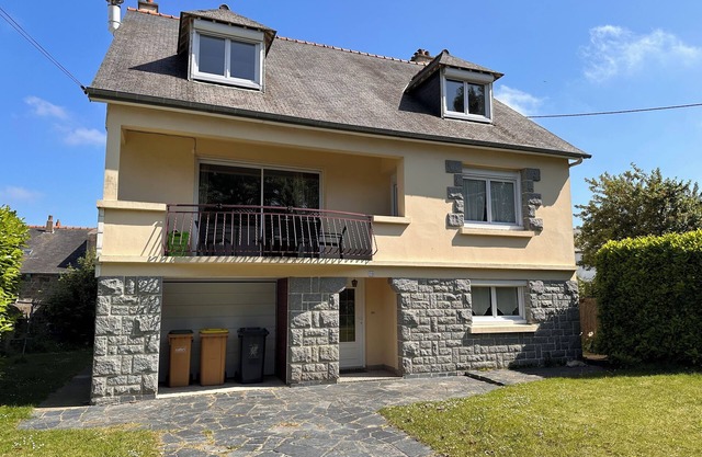 Large, quiet family home in town