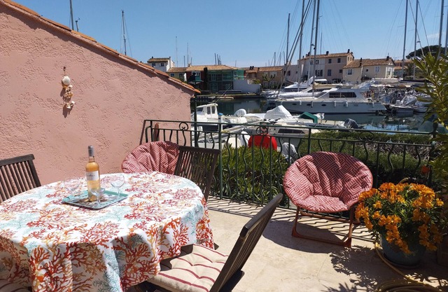 Large sunny terrace, internet, air conditioning and garage