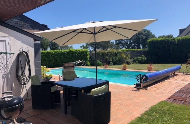 Large, well-appointed house with garden&pool close to the sea and shops