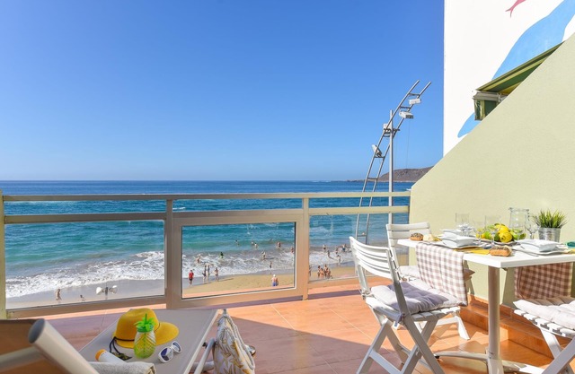 Las Canteras LM52YY by VillaGranCanaria