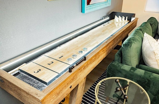 Las Vegas Downtown Private Modern x2 Suite Retreat