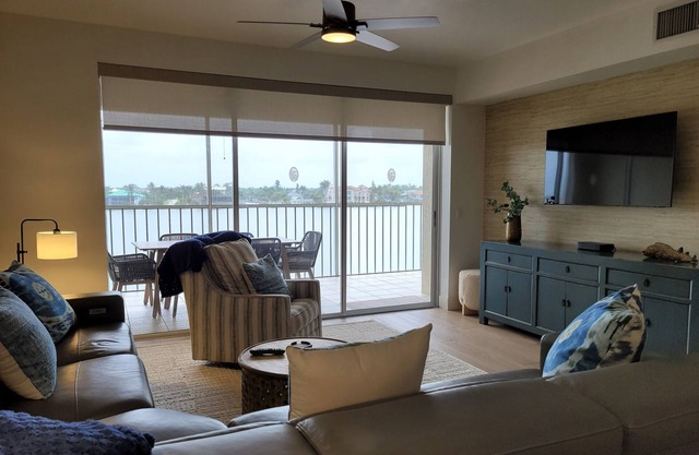 LaScala Luxury Coastal Condo on Bay, Direct Gulf & Beach Views! Steps To Beach