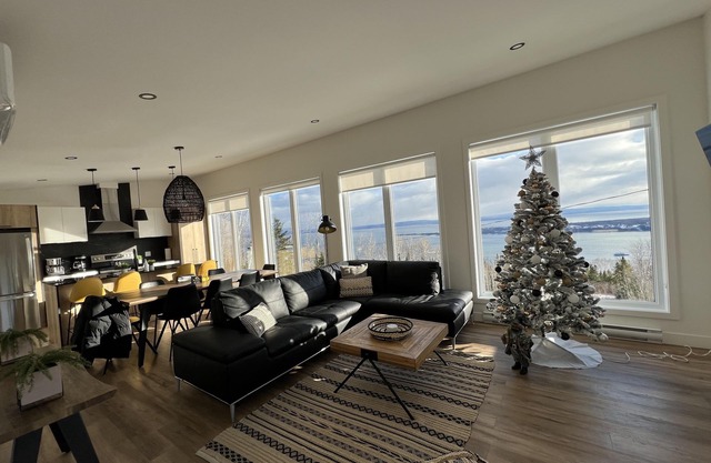 Le Charmant de Charlevoix-Magnifique vue sur le fleuve