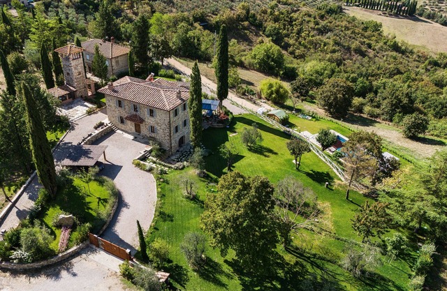 Le Rondini: Tuscan Sunset Villa with Timeless Serenity