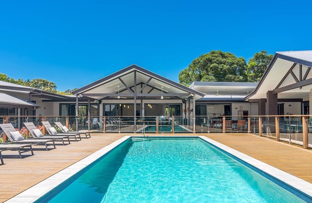 Lennox Coastal Retreat - resort-style home w. pool