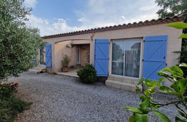 Les Favières. Air-conditioned gîte, swimming pool. Wifi, Parking. Wed 15min. Vineyard heart