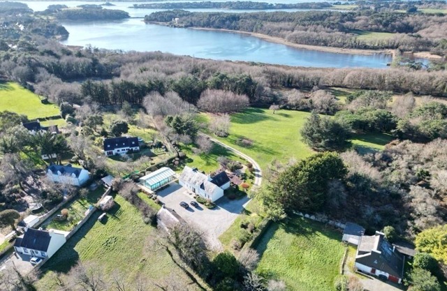 Les Hauts de Locmiquel - Family house with swimming pool and park near the beach