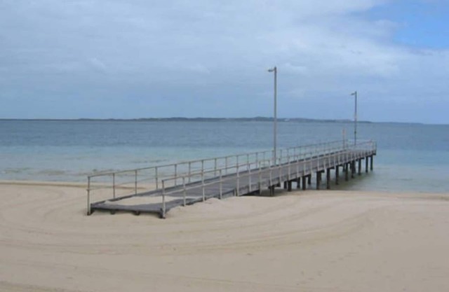 Lewington Beach Retreat, Short walk to beach (Pet Friendly)