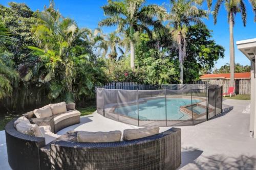 Lighthouse Point Oasis w Pool and Hot Tub Near Beach