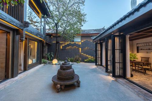 Lijiang Jingshanyuan Meisu