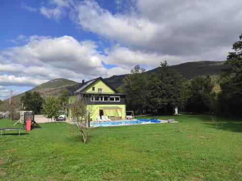 Lika Relax and Party House with sauna, jacuzzi and outdoor heated swimming pool