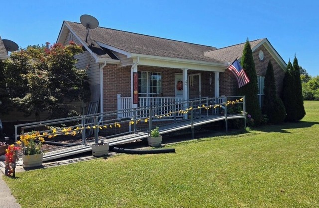 Lil house in Ringgold, Ga, pet friendly and 5 minutes from Chattanooa, Tn