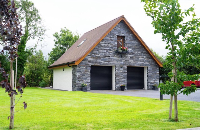 Limavady Cherry Tree Apartment, Sleeps 2 & Parking
