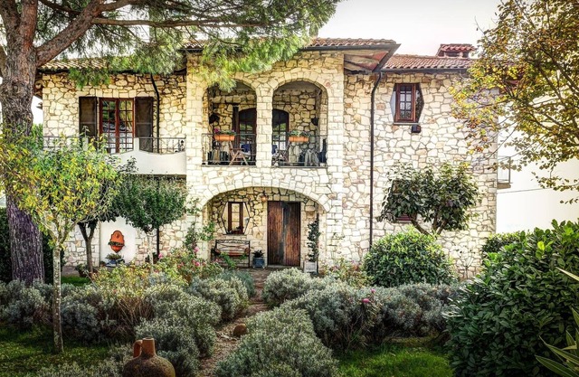 Limone Apt: Lovely Views, Tranquil+family Friendly