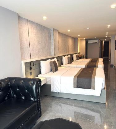 LION 9 HOTEL