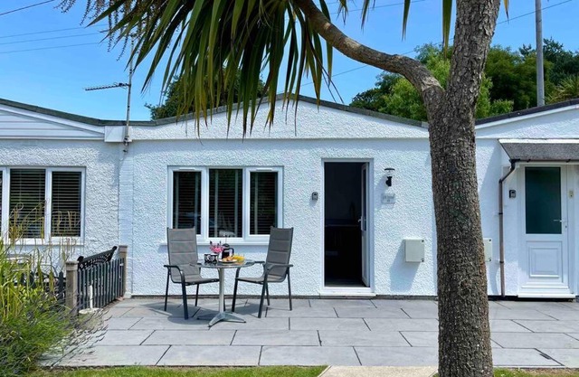 Little Greenway Holiday Bungalow