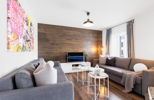 LiV MTL Soho-1 Spacious 2BR Suite + Big Rooftop