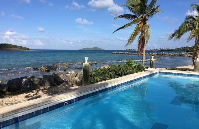 Live aboard the Tradewinds trawler at Green Cay Marina.